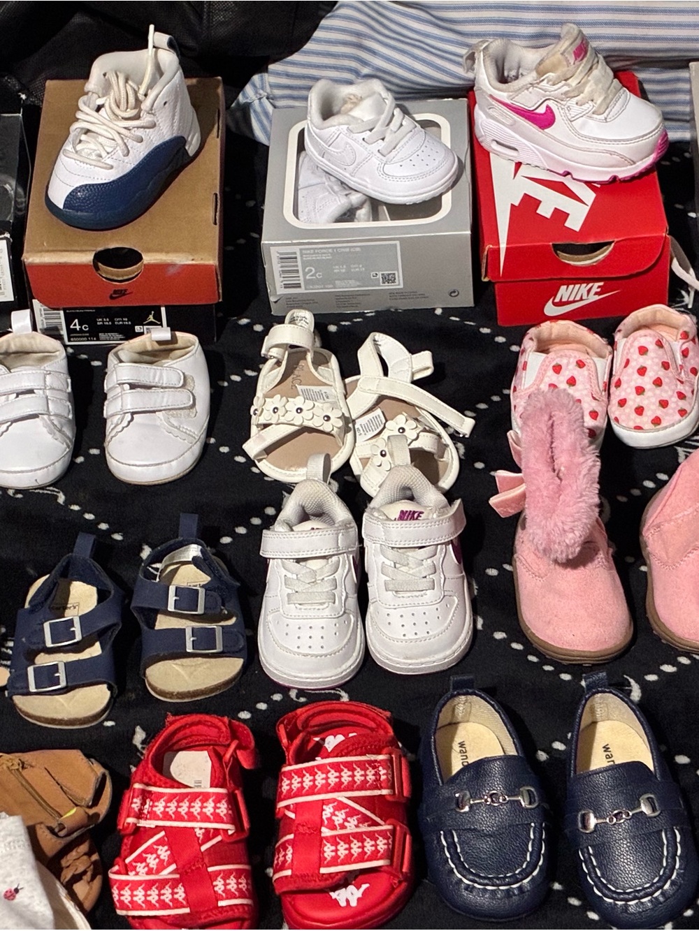 Nike White Toddlers' Sneakers with Pink Swoosh Accent
